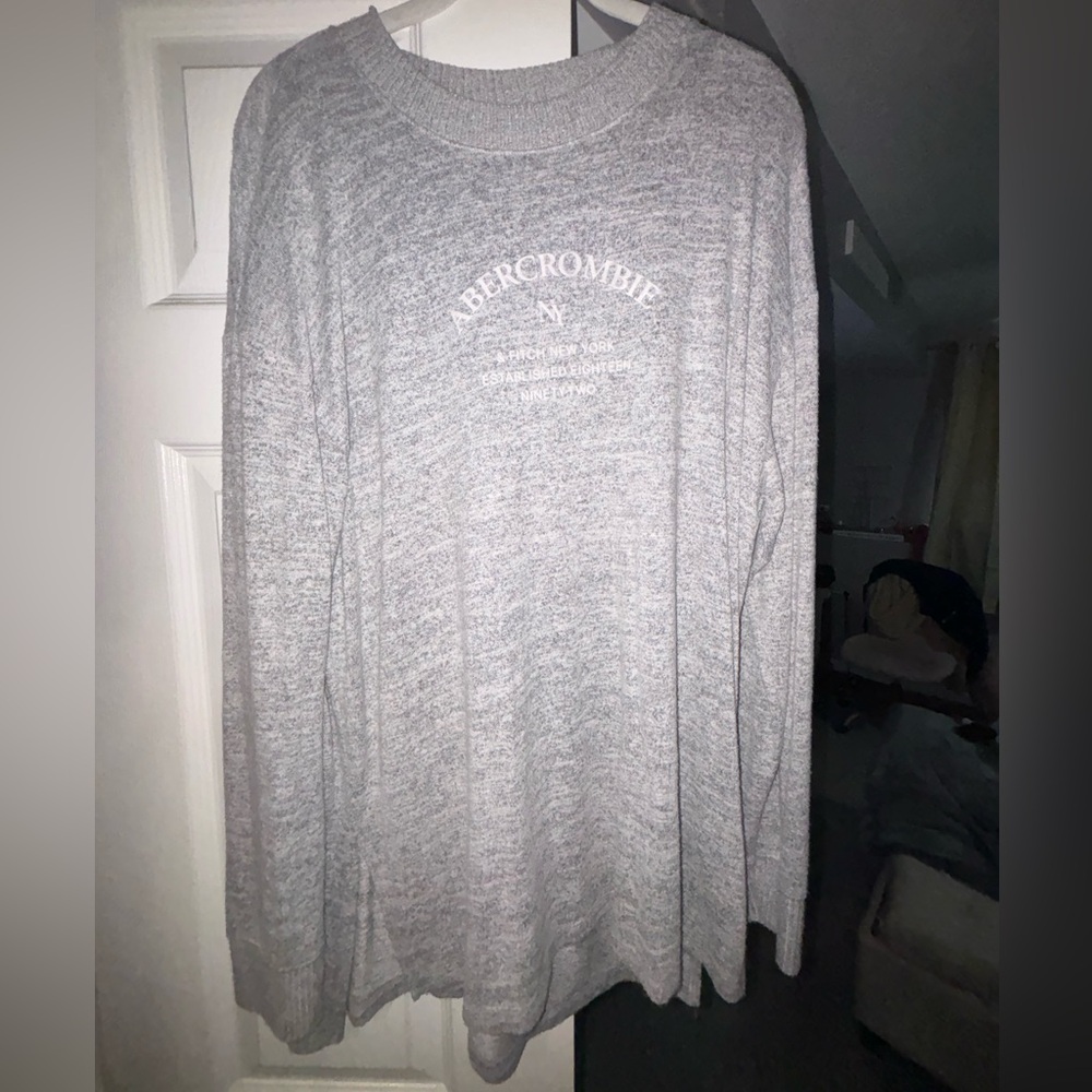 Women’s size medium Abercrombie long sleeve